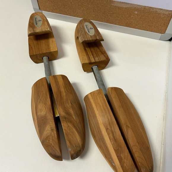 Brooks Brothers Men’s Shoe Stretcher - Picture 5 of 9